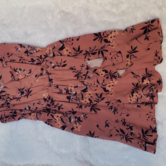 Express Dress - Picture 4 of 4